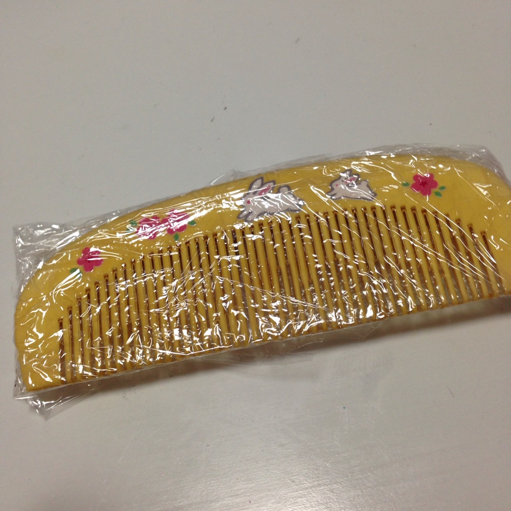 つげ櫛のお手入れ1回目 実験室 お気に入りに囲まれる生活を目指して つげ櫛のお手入れ1回目 実験室 お気に入りに囲まれる生活を目指して