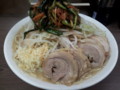 [ラーメン二郎]ラーメン二郎横浜関内店にて。大ぶた+ニラキムチ。(20111203)