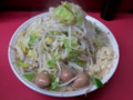 [ラーメン二郎]ラーメン二郎大宮店にて。大盛ラーメン+味付ウズラ+おみやげチャーシ