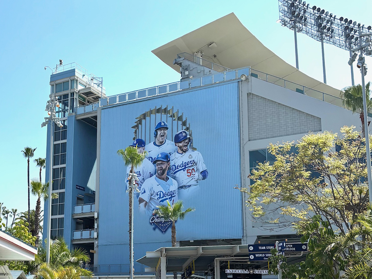 ドジャースタジアム　壁画