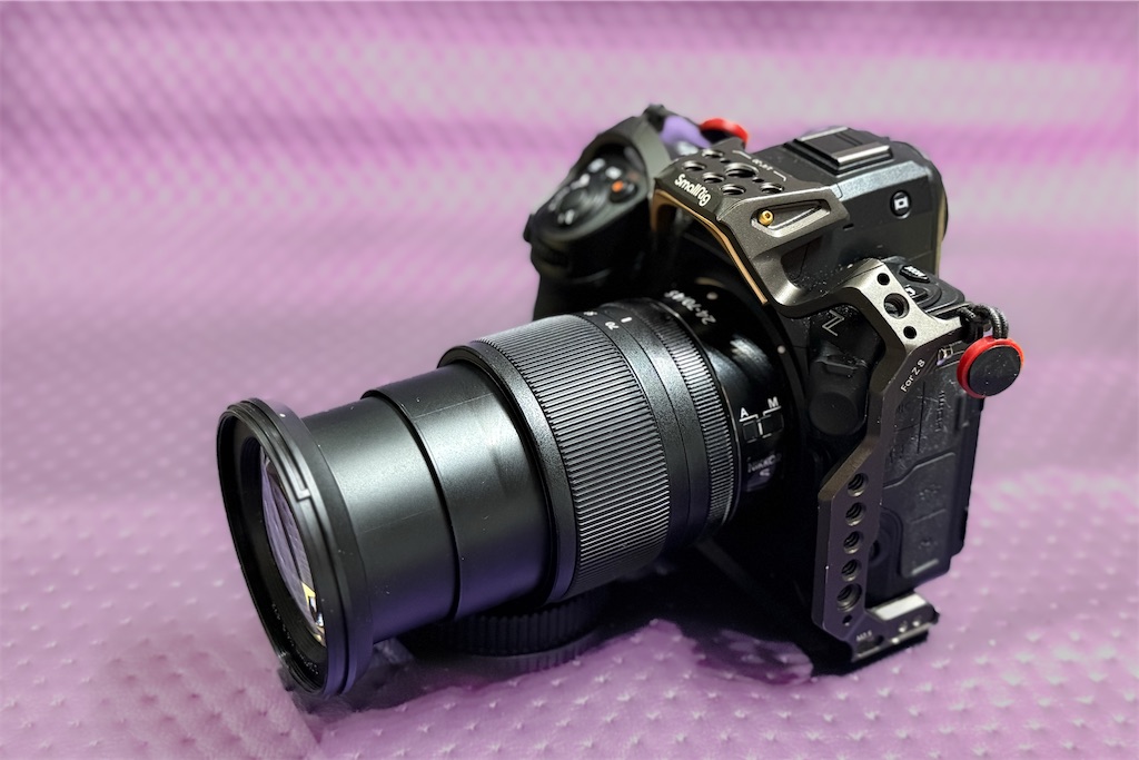 Nikon F4S 標準ズームレンズ付 小型、軽量、高解像！見た目以外は文句の付けようのないF4通し