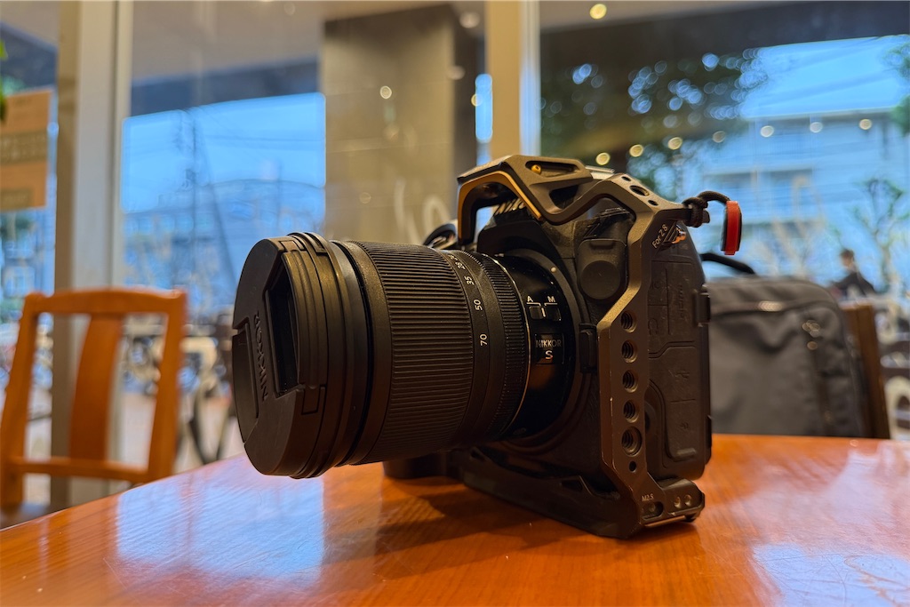 小型、軽量、高解像！見た目以外は文句の付けようのないF4通し