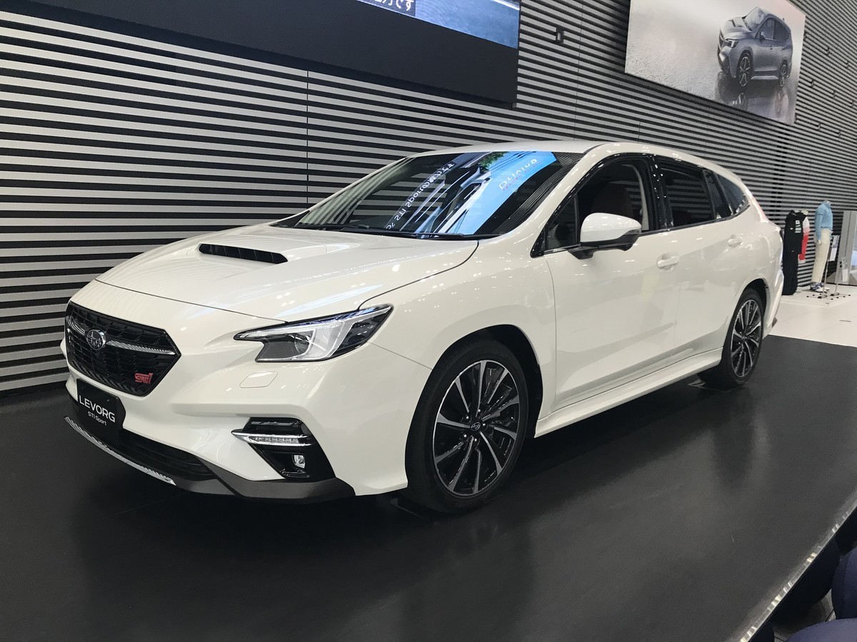 レヴォーグ 内装 内装の質感ヤベェ フルモデルチェンジ版 スバル新型レヴォーグ の内装をインプレッション 非アイサイトxだとかなり印象が異なるようだ 動画有