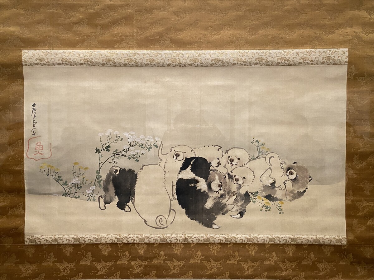 根付け、時代有り、4cm.銘有り『山川』、犬の図、なかなかの一品です