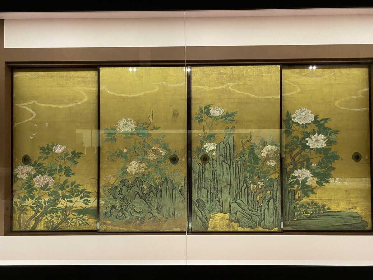 金色の牡丹 日本画 礼徳 金色の牡丹 日本画 礼徳 【公式通販】