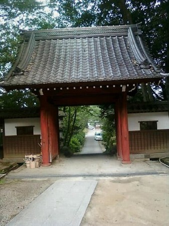 2011/08/14 早朝線香を持って　普門寺