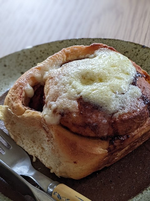 沖縄市】Brown Roll のシナモンロール - 沖縄パン日誌