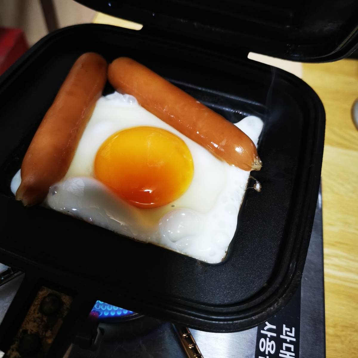 12月の朝は曇り 目玉焼きとソーセージのはじまり。 - muu552のブログ, image size:1200x1200