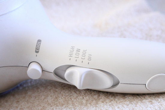 リュミエリーナ（LUMIELINA）レプロナイザー 3D Plusの冷風専用ボタン