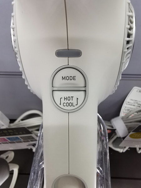 テスコムNIB500Aは、温風/冷風の切替えはワンクリックで、温風の温度も変えられる