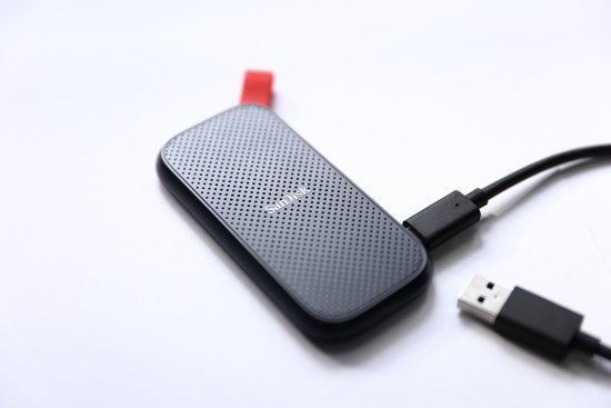 新品 SanDisk ポータブルSSD 2TB（SDSSDE30-2T00）開封 安心】SanDisk ポータブルSSD（SDSSDE30-2T00）～価格が抑えめで高性能