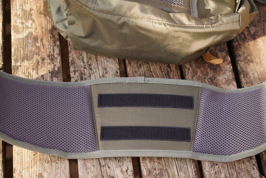 マジックテープなので着脱も簡単にできます