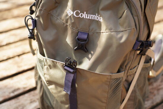 正面の開放されたポケット