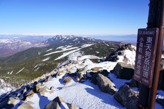 蓼科山、北横岳の雪がかなり減っていた