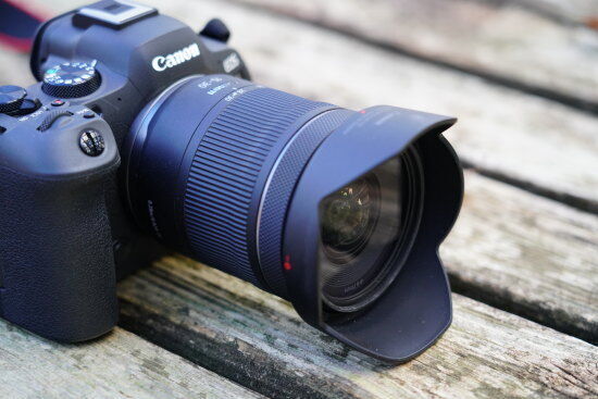 『CANON RF15-30mm F4.5-6.3 IS STM』は最大撮影倍率0.52倍