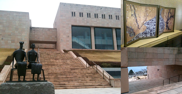 熱海 MOA美術館　ムア広場／紅白梅図屏風（CGによる復元品）