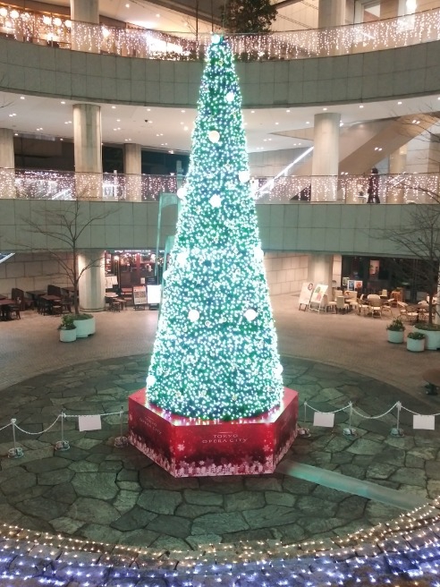 東京オペラシティクリスマスツリー2021
