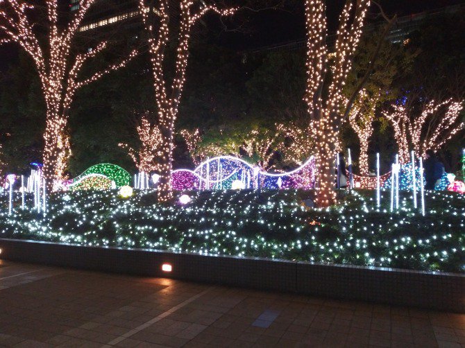 新宿クリスマスイルミネーション2022-10 Twinkly Light Syste01