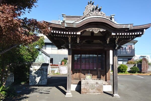 身代わり不動尊 福徳稲荷神社(2期OP)天体戦士サンレッド聖地写真