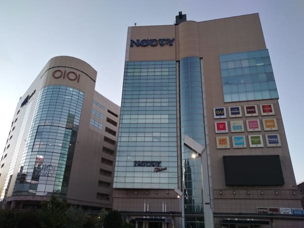 ノクティプラザ1と2 参考1天体戦士サンレッド聖地写真