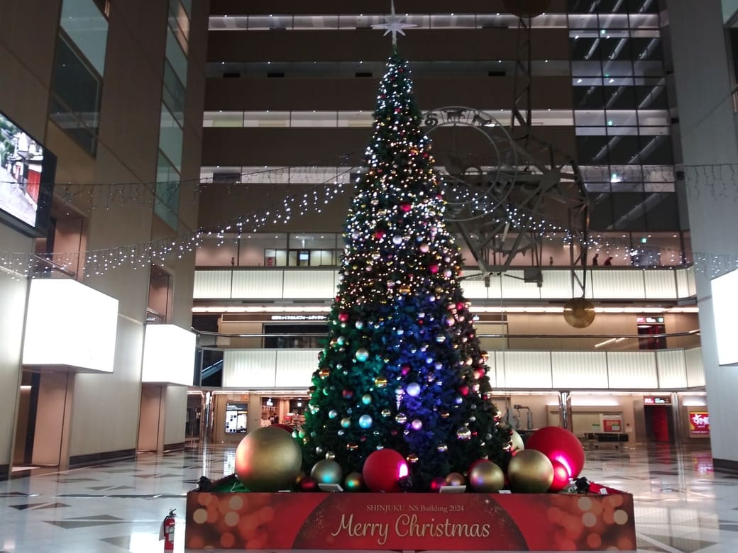 新宿NSビル9消火器　クリスマスイルミネーション2024
