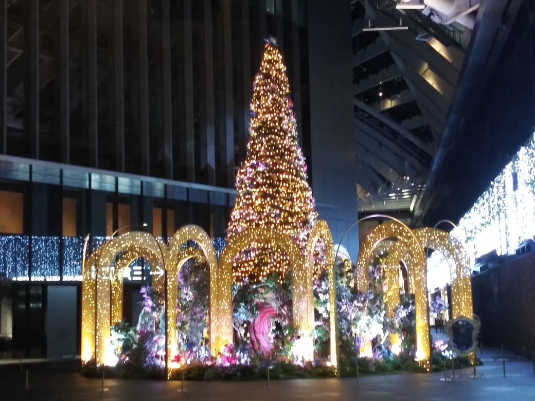 新宿住友ビル　クリスマスイルミネーション2024