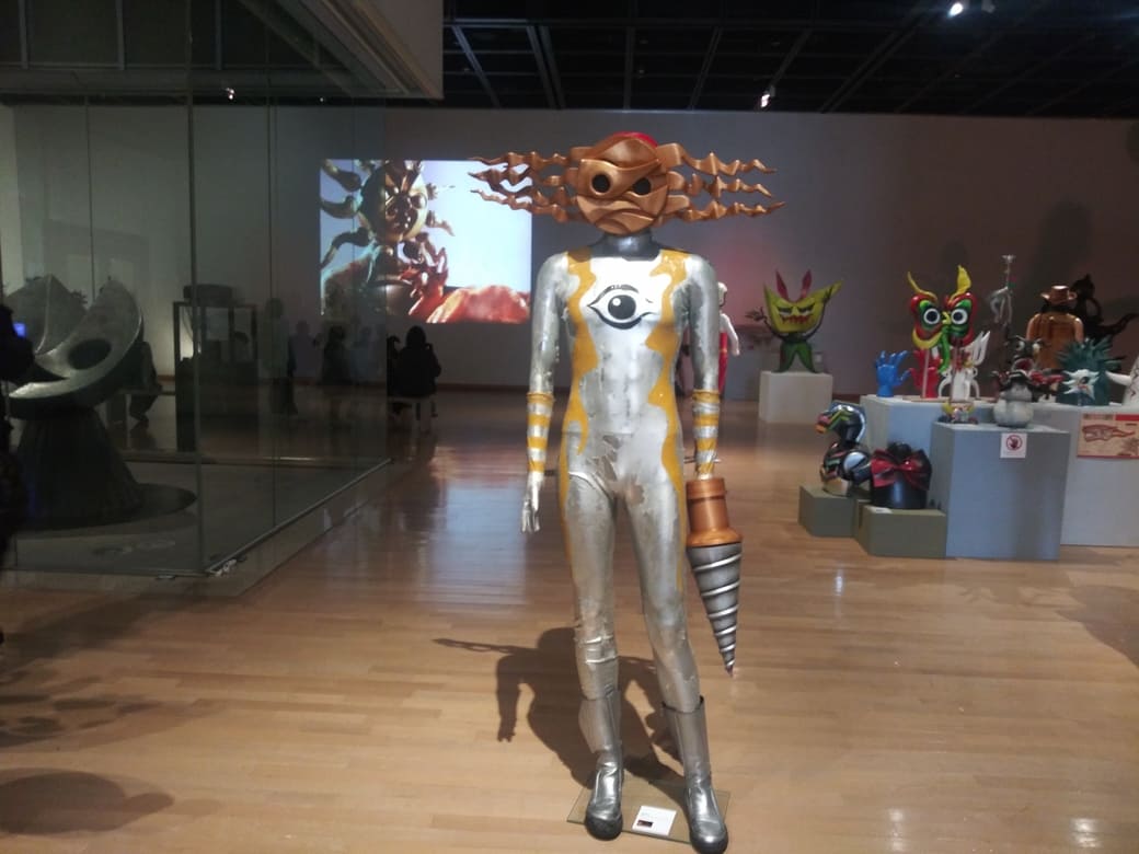 岡本太郎美術館　企画展示室「タローマン大万博川崎パビリオン」でたらめ8兄弟地底の太陽の人形