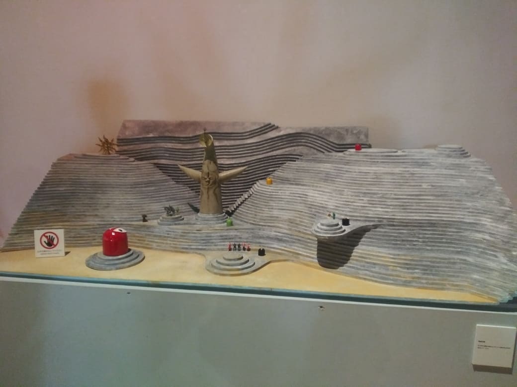 岡本太郎美術館　企画展示室「タローマン大万博川崎パビリオン」地底の国の模型