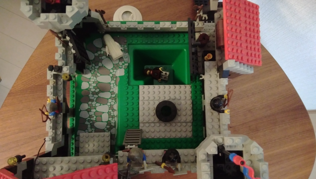 レゴ お城シリーズ ブラックナイト城 6086 - LEGO探偵団
