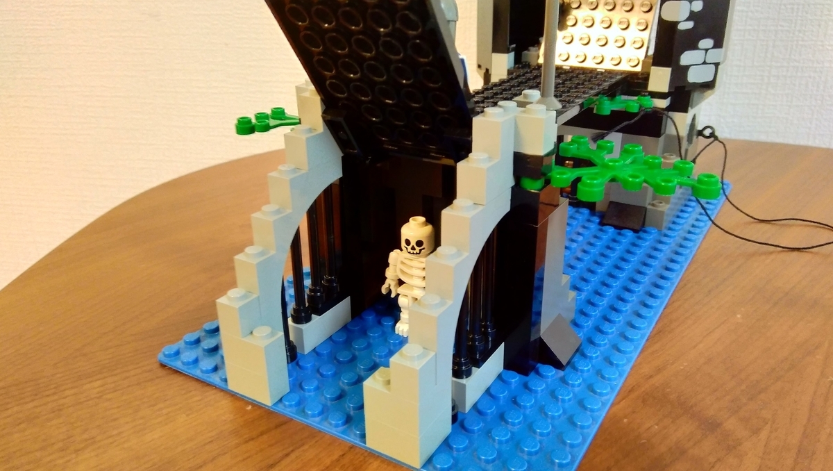 レゴ お城シリーズ ガイコツの塔 6078 - LEGO探偵団