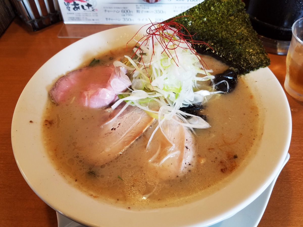 塩白湯（パイタン）麺-俯瞰