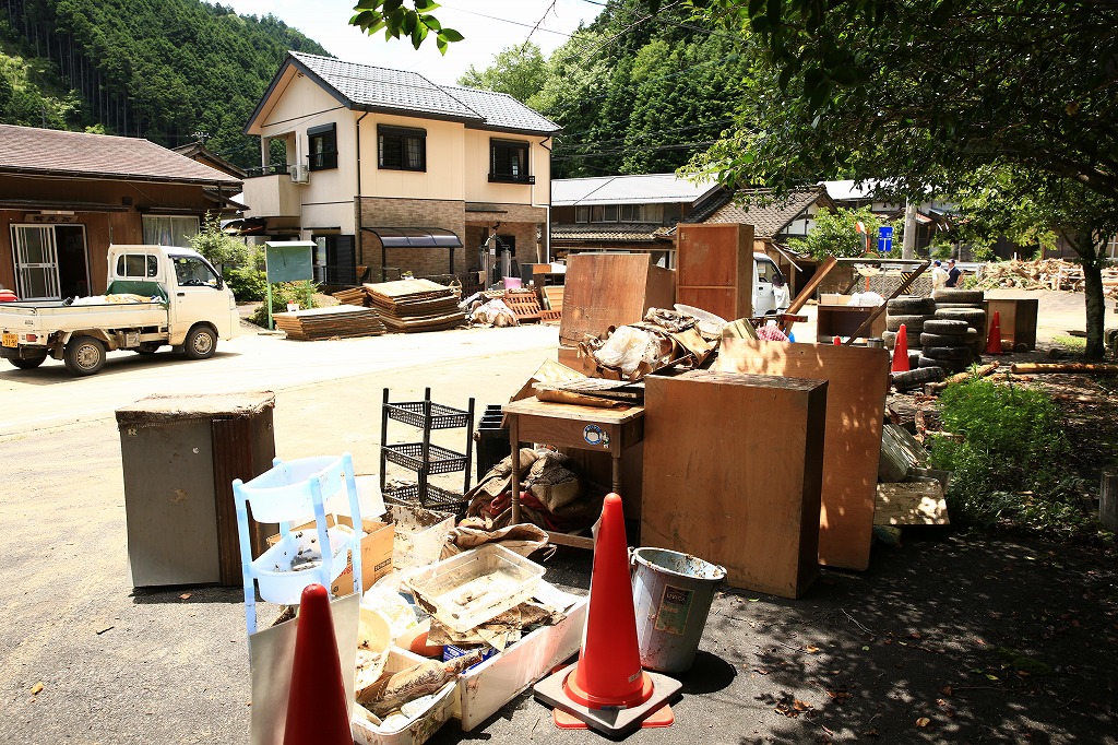 関市・上之保 鳥屋市集会所前で
