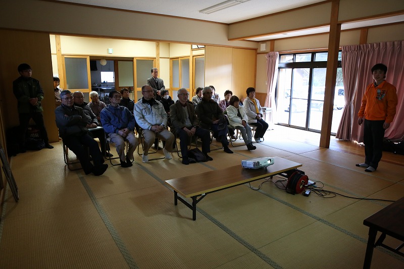 14日、明ケ島集会所で
