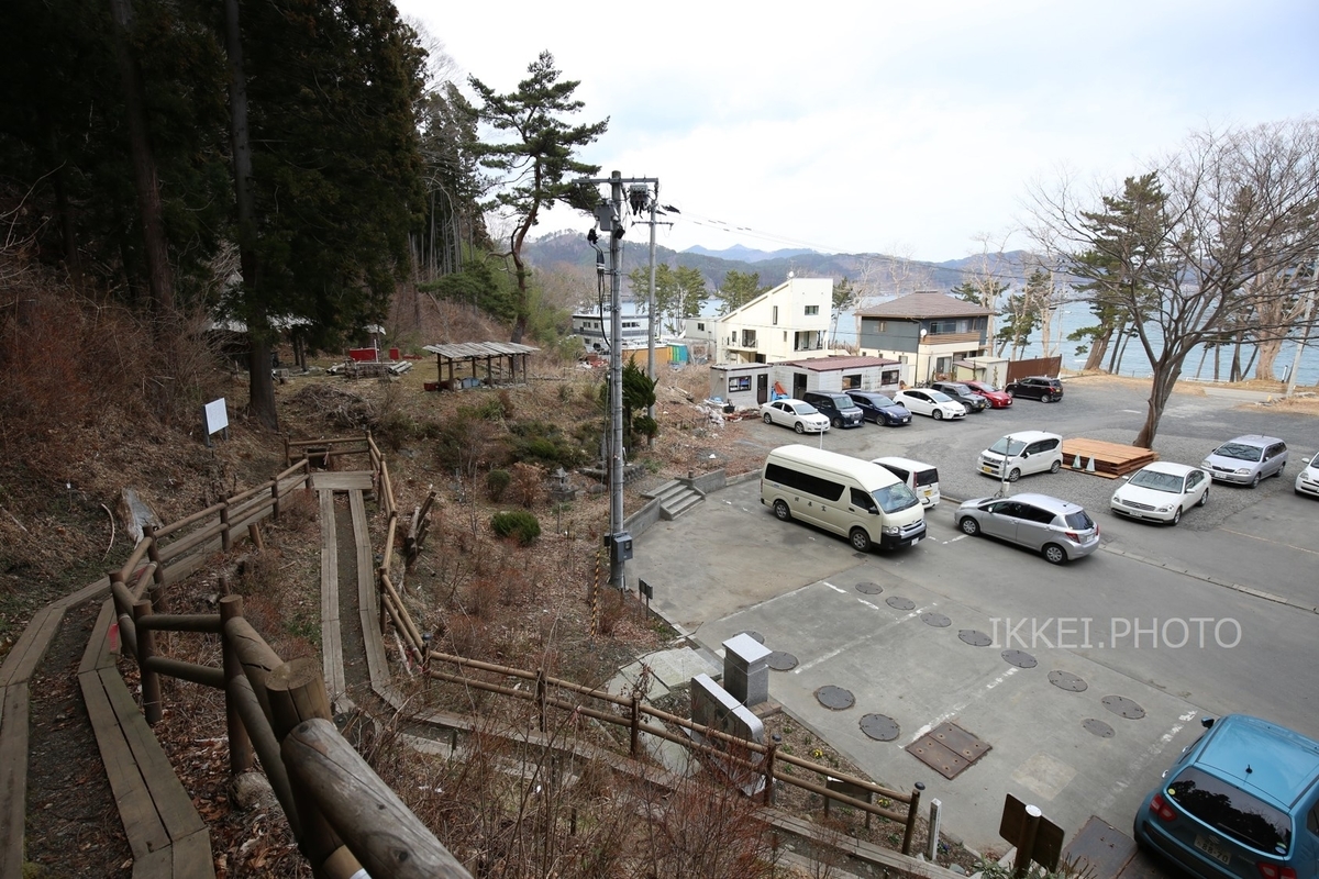 震災後に整備された高台へ続く道＝2019年3月 釜石市鵜住居町で