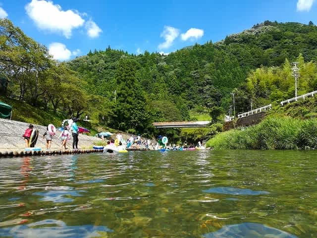 川で涼む - いなか生活パート3