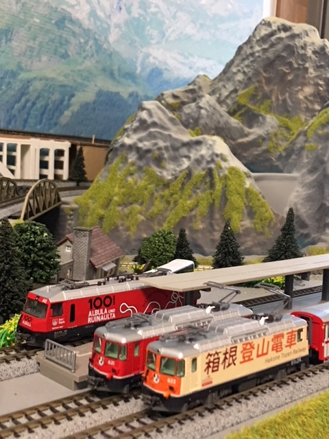 KATO RhB Ge4/4Ⅱ 箱根登山電車 到着しました。 - スイス・レー