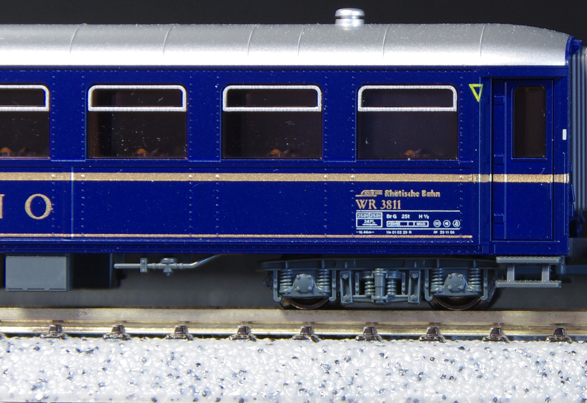 KATO レーティッシュ鉄道 WR3811 アルプスの青いレストランカー （食堂