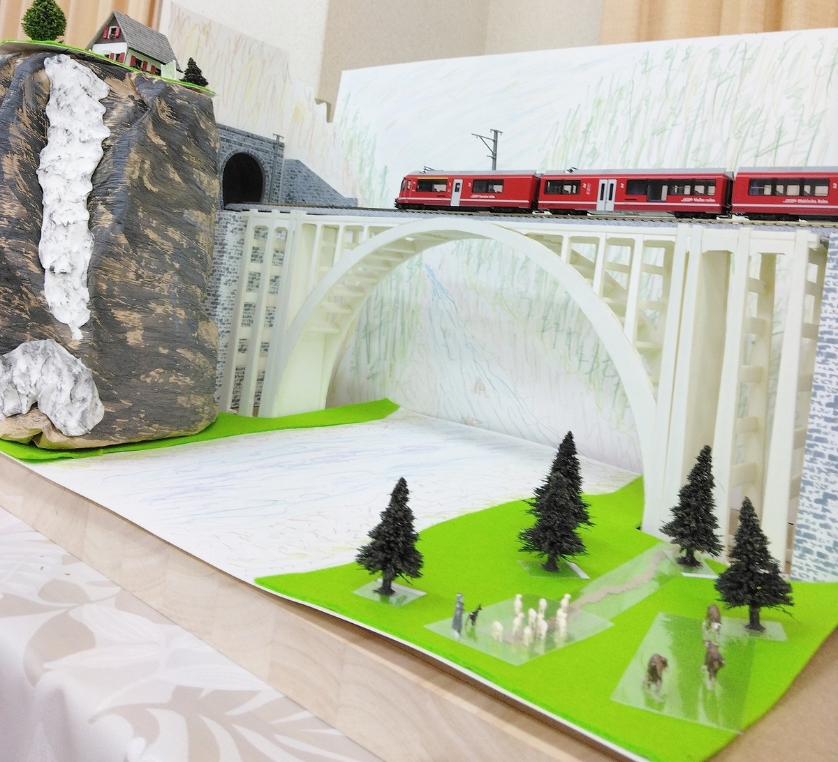 ミニ・ジオラマ ラングィース橋 町内文化祭に出品 - スイス・レー