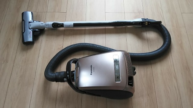 Panasonic MC-PJ22G-C 掃除機 のホースと伸縮自在延長管のみ