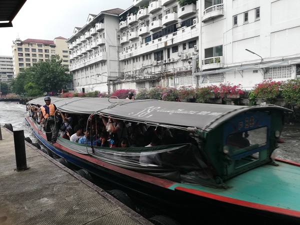 バンコク センセーブ運河ボートの乗り方 タイで仕事中 なびこのバンコク暮らしと旅話