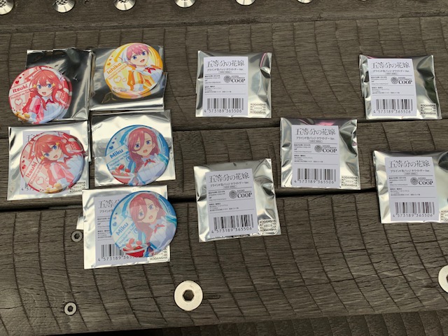 五等分の花嫁」ホワイトデー缶バッジをコンプリート目指してみた