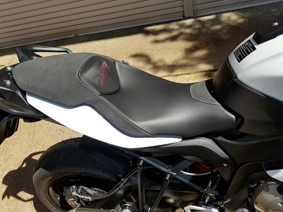 S1000XR シート交換 - S1000XRと共に