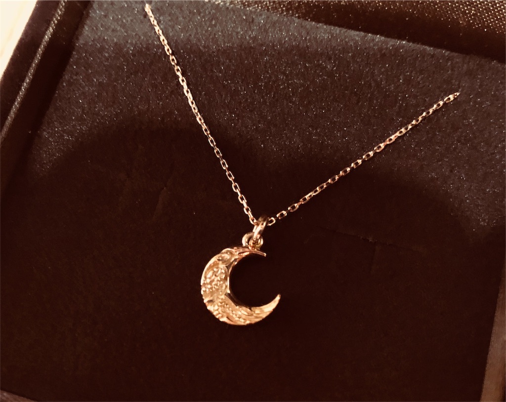 月モチーフ　ネックレス