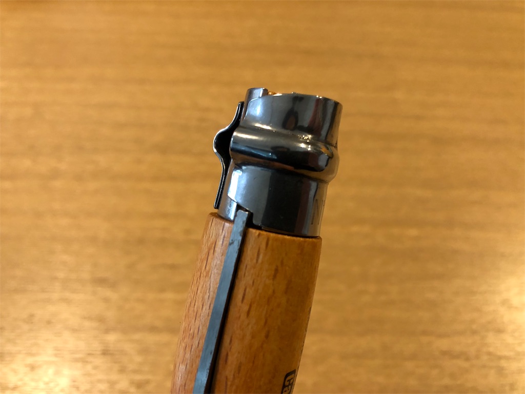 オピネルナイフ　ロック機能