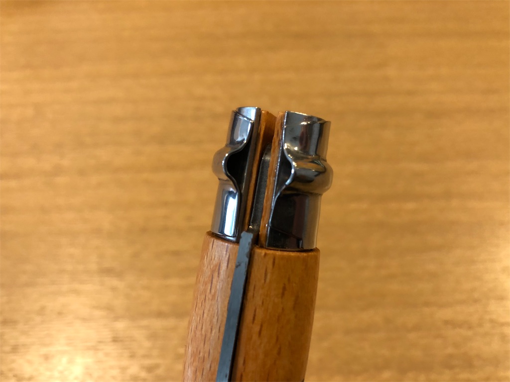 オピネルナイフ　ロック機能