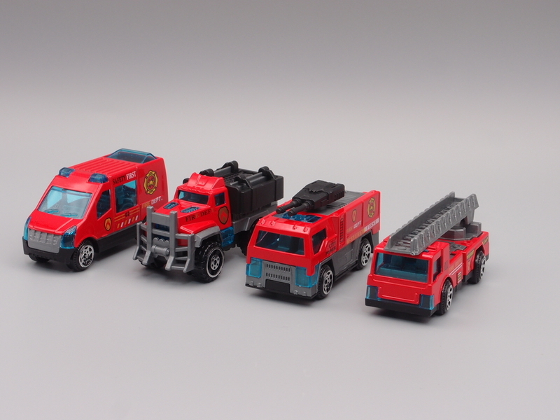 ミニカー 緊急車シリーズ - 手取り13万だけどFDとか玩具とか