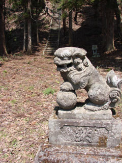 狛犬は立派