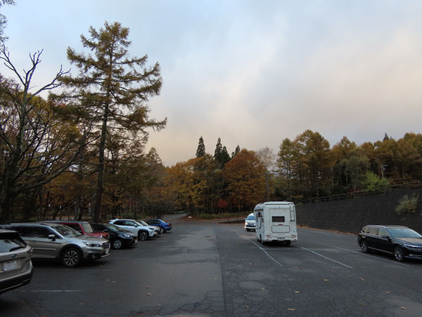 西駐車場
