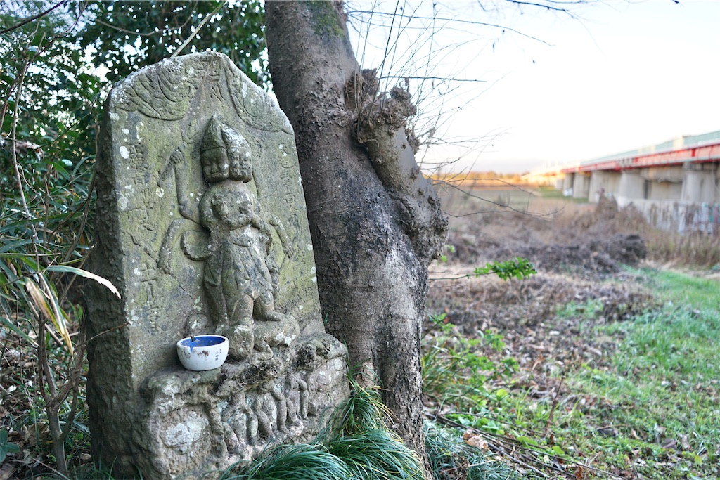 埼玉県の庚申塔 #21（鴻巣市滝馬室・河川敷） - 石仏石神を求めて
