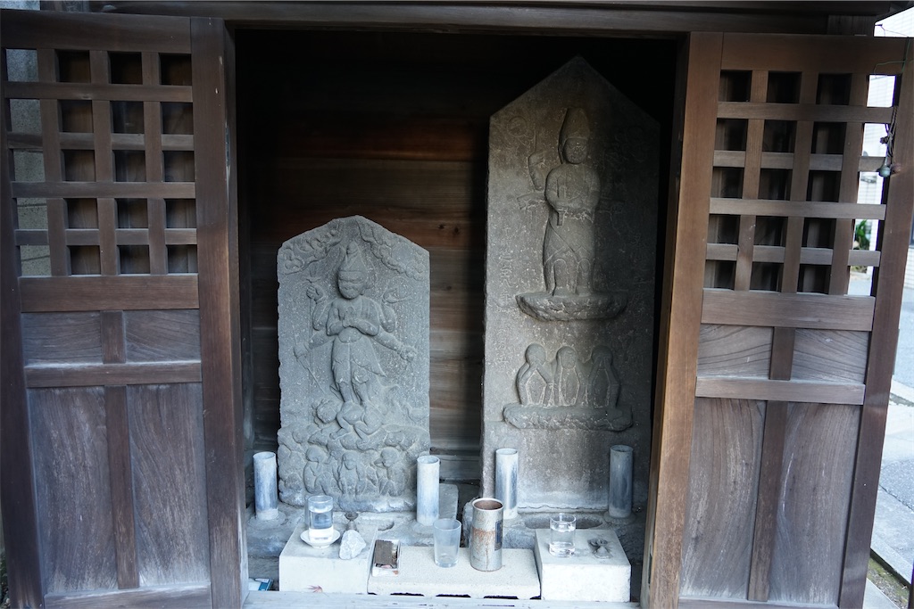 東京都23区の庚申塔 #216（世田谷区三軒茶屋2丁目・庚申堂） - 石仏